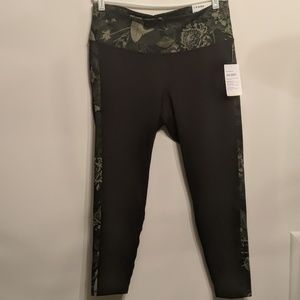 Four pairs of Old Navy compression pants - XL